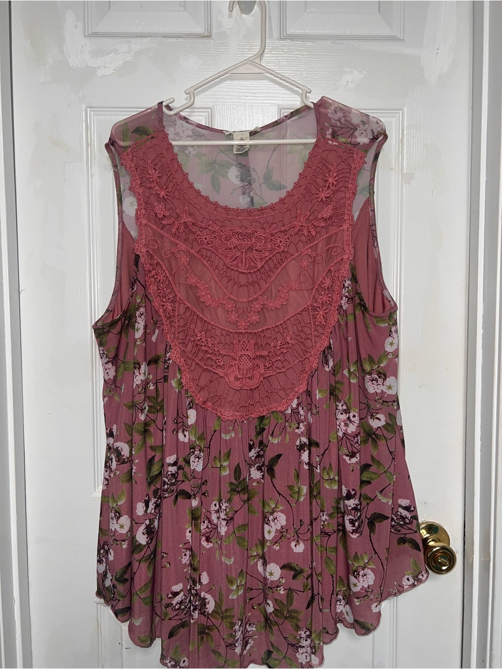 Floral Crochet Yoke Sleeveless Blouse - Pink